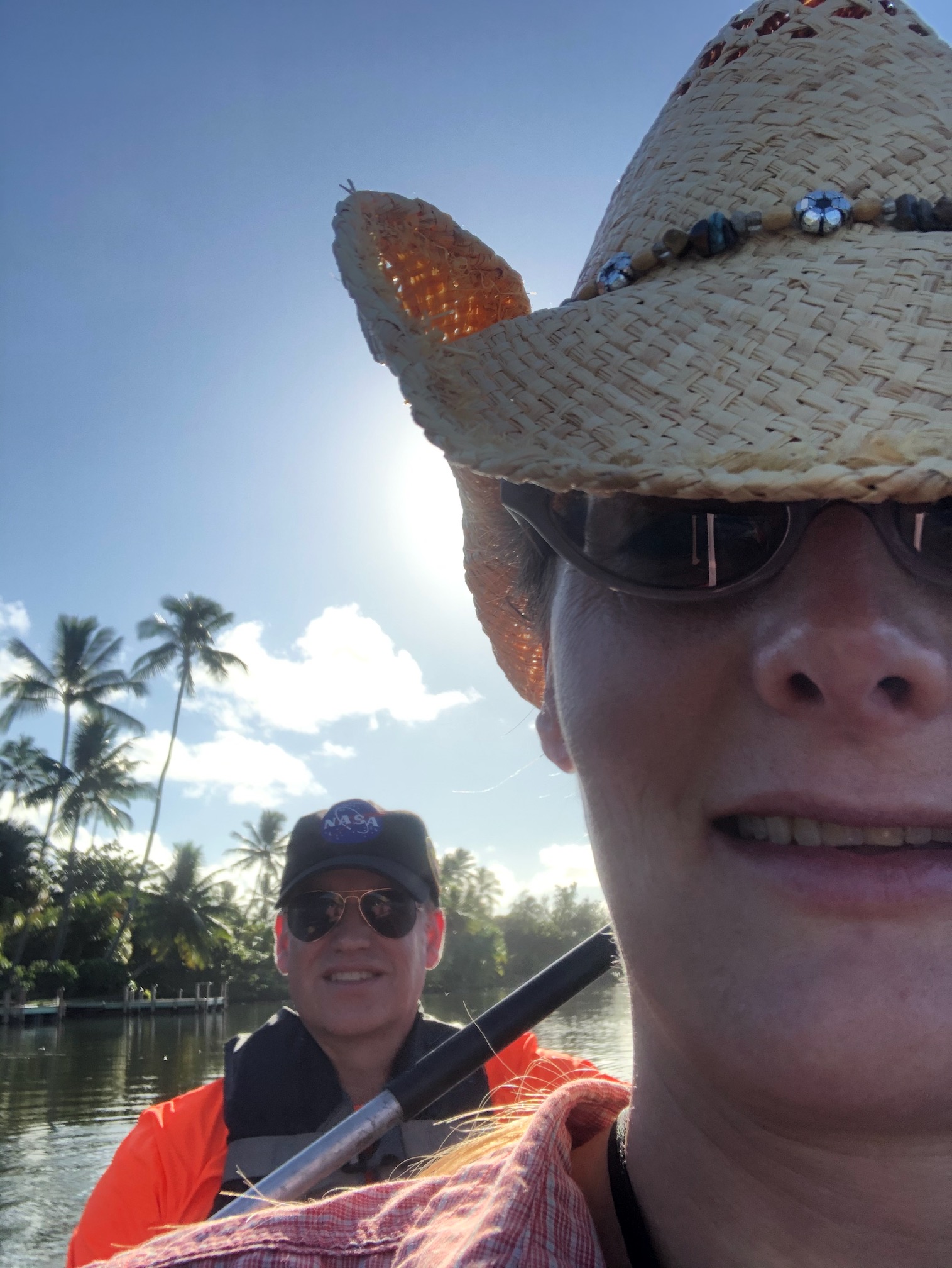 tracey & hunter kayaking