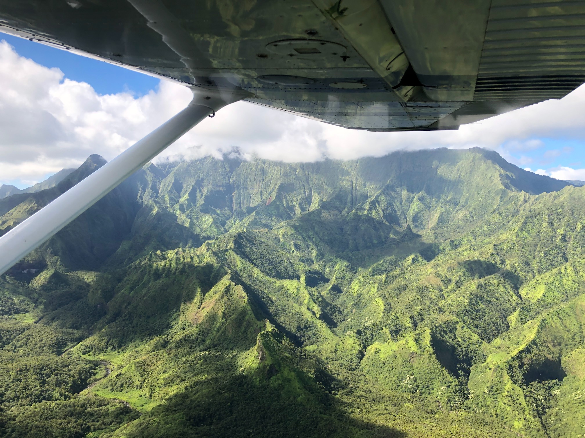 kauai central mountain ridge