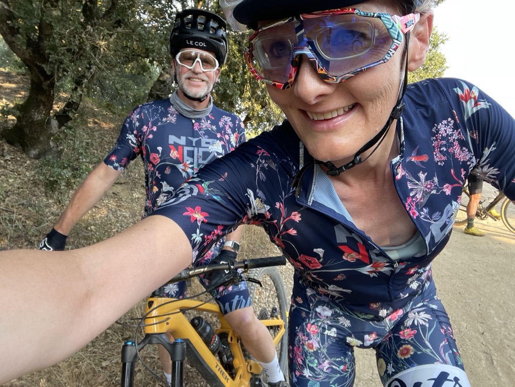 tracey & hunter in matching floral bike kits